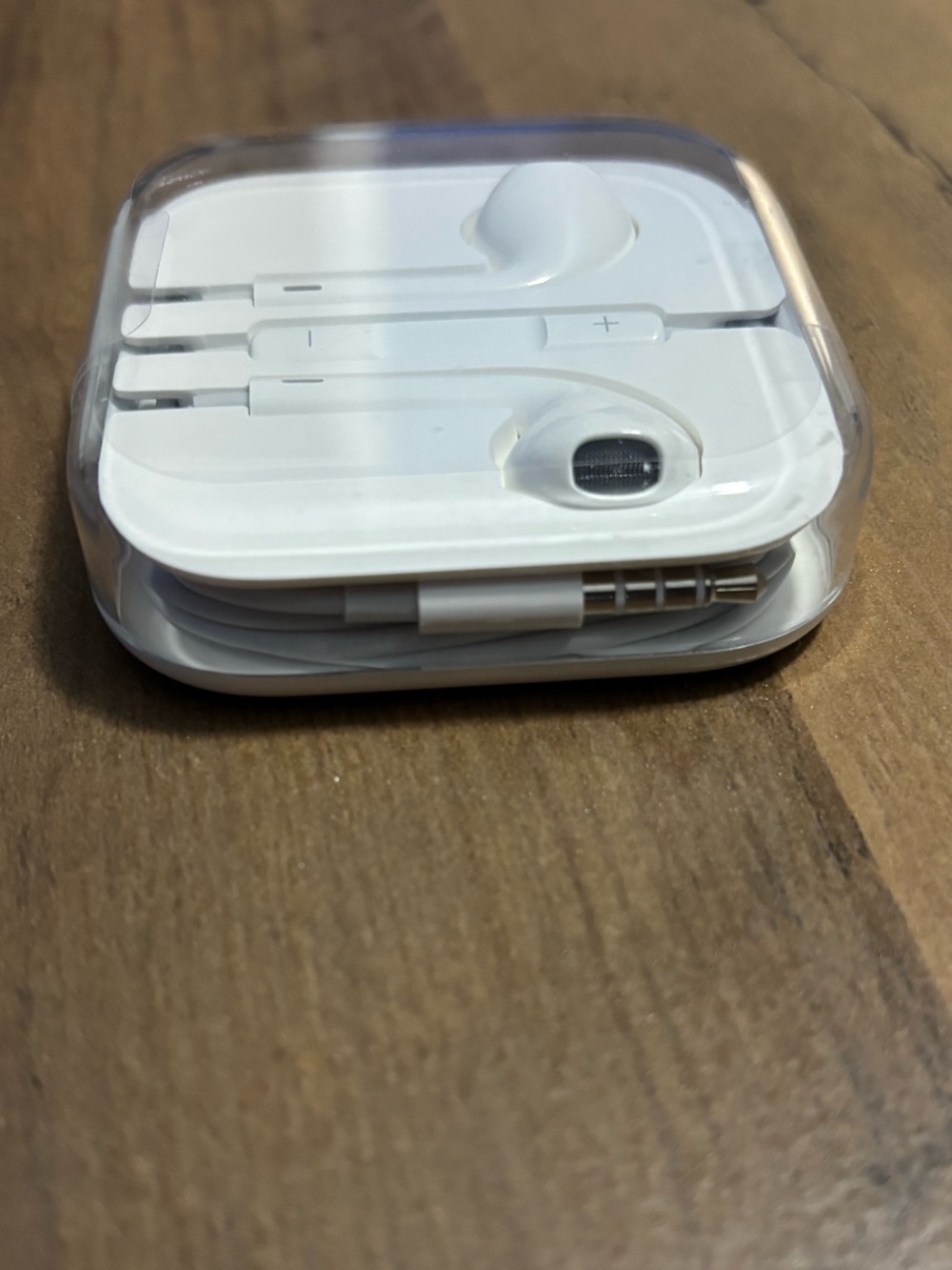 Apple Wired EarPods with Lightning Connector